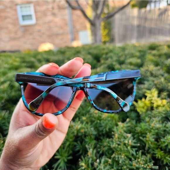 Diane Von Furstenberg DVF511S 58-16-135 Cat Eye 282 Sunglasses main image 6